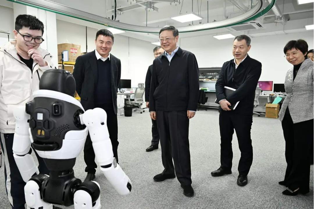 上海市委书记陈吉宁专题调研贝博艾弗森官网机器人